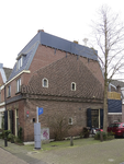 908756 Gezicht op het winkelhoekpand Goedestraat 42 te Utrecht, met rechts de Frederikastraat.N.B. bouwjaar: ...
